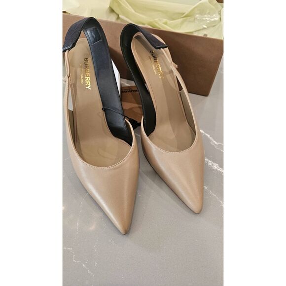Burberry Logo Leather Slingback Pupms.   Store display. Comes with box and dust - Picture 13 of 13